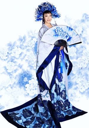 刘晓庆炫富 最新图集曝四千多平米后花园