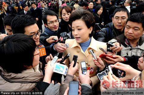 宋祖英被封喉 宋祖英两会被封喉 宋祖英