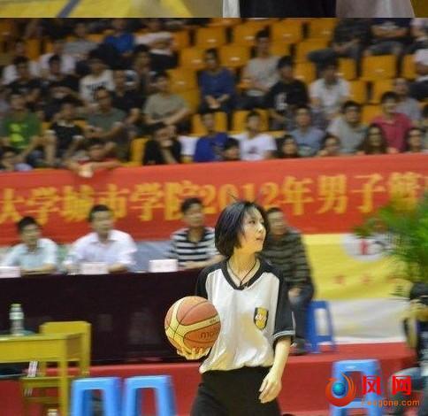 中国女神篮球裁判 朱洪谦 最美篮球裁判 浙大朱洪谦